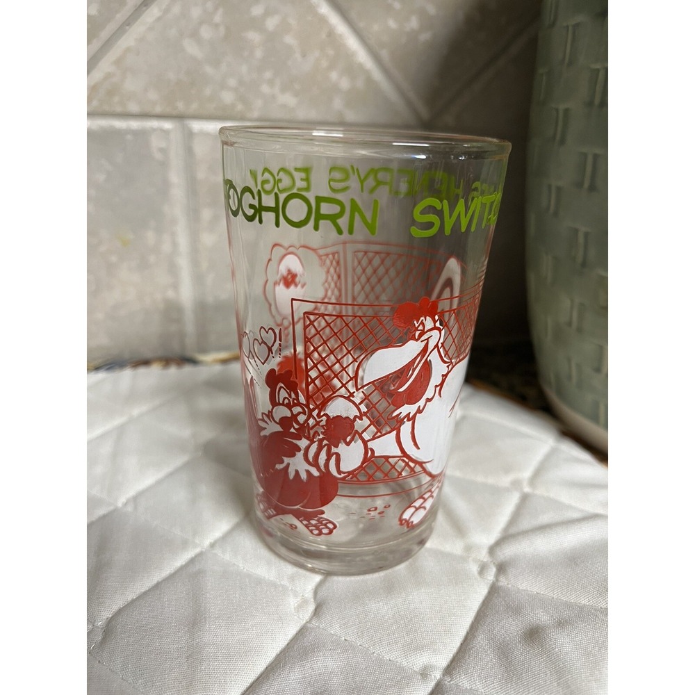 Warner Brothers Juice Glass Foghorn Switches Henry's Egg Vintage Cartoon Glass